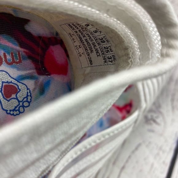 Bobs Slippers - Picture 9 of 9